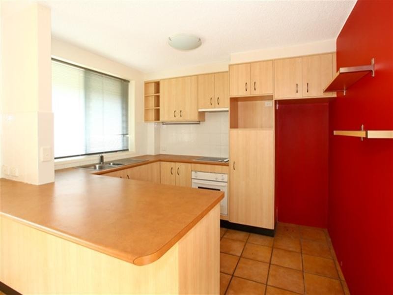 5/18 Tarcoola Crescent, Surfers Paradise QLD 4217