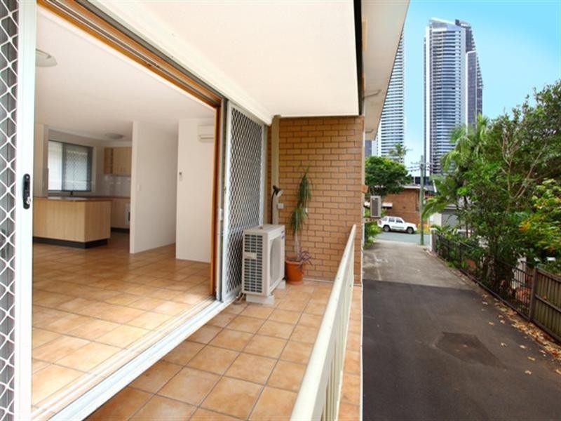 5/18 Tarcoola Crescent, Surfers Paradise QLD 4217
