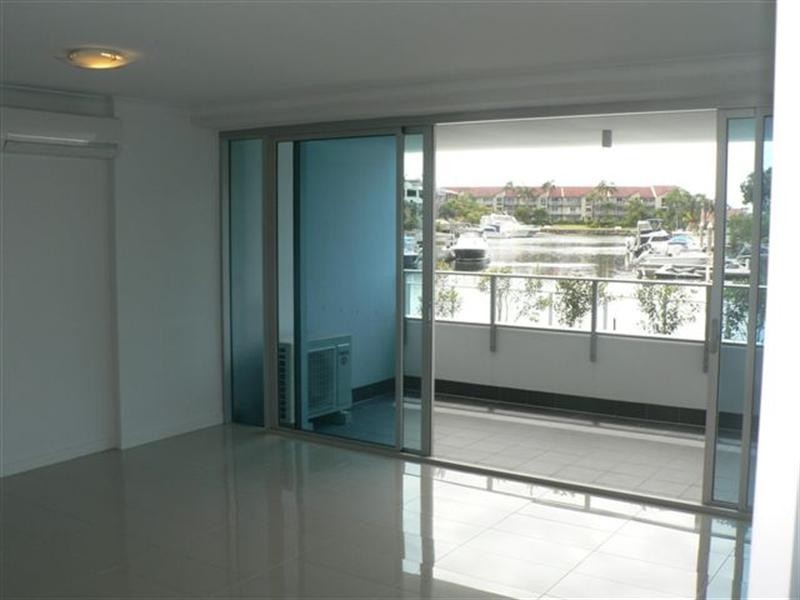 110/33-37 Madang Crescent, Runaway Bay QLD 4216