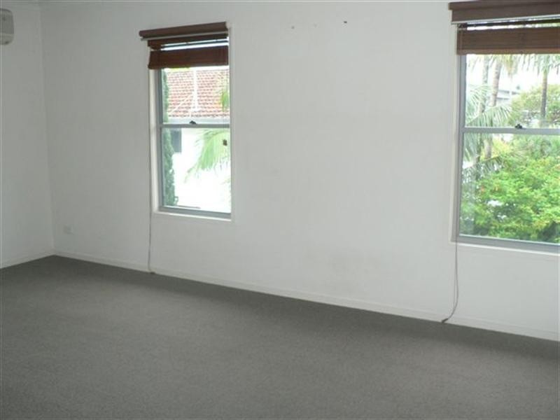 1/88 Falconer Street, Southport QLD 4215