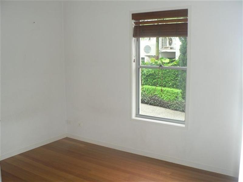 1/88 Falconer Street, Southport QLD 4215