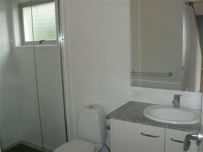 1/88 Falconer Street, Southport QLD 4215