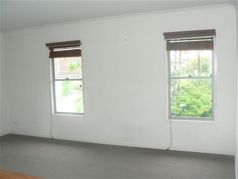 1/88 Falconer Street, Southport QLD 4215