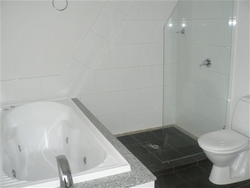 1/88 Falconer Street, Southport QLD 4215