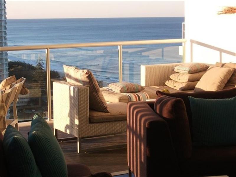 1401/159 Old Burleigh Road, Broadbeach QLD 4218