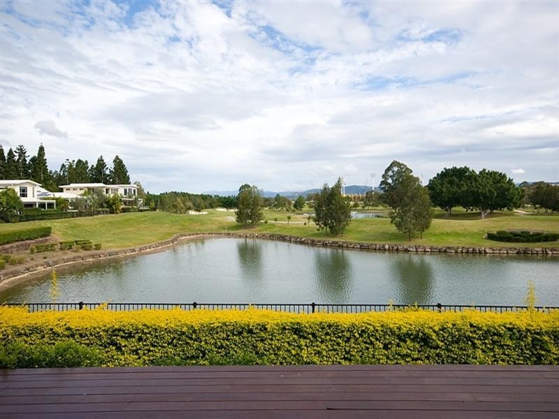 1029 Lakeview Terrace, Benowa QLD 4217