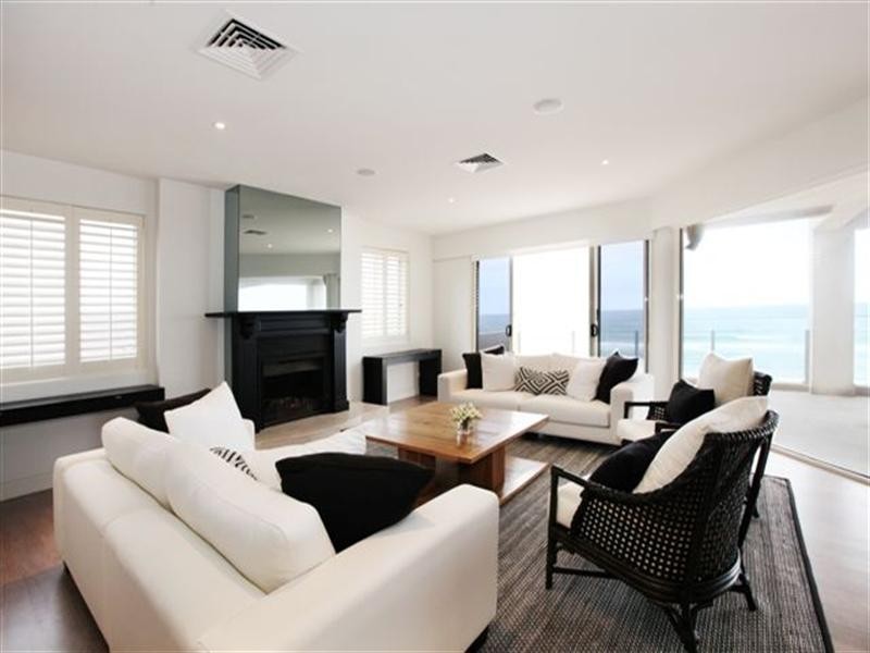 51 Hedges Avenue, Mermaid Beach QLD 4218