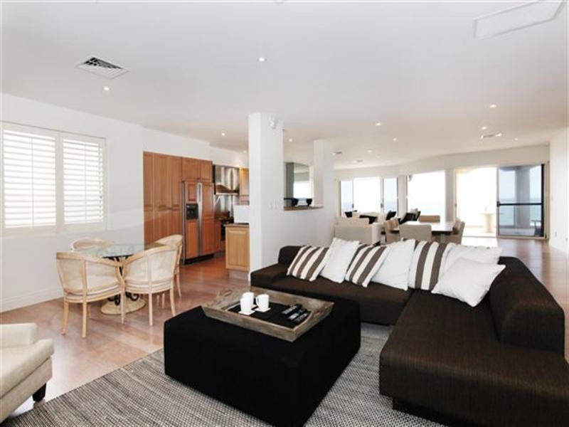 51 Hedges Avenue, Mermaid Beach QLD 4218