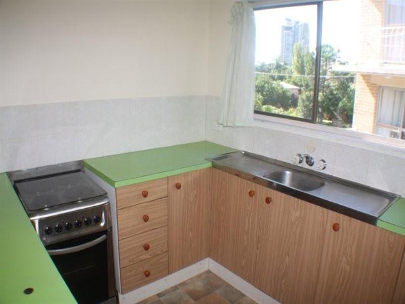 6/111 High Street, Southport QLD 4215