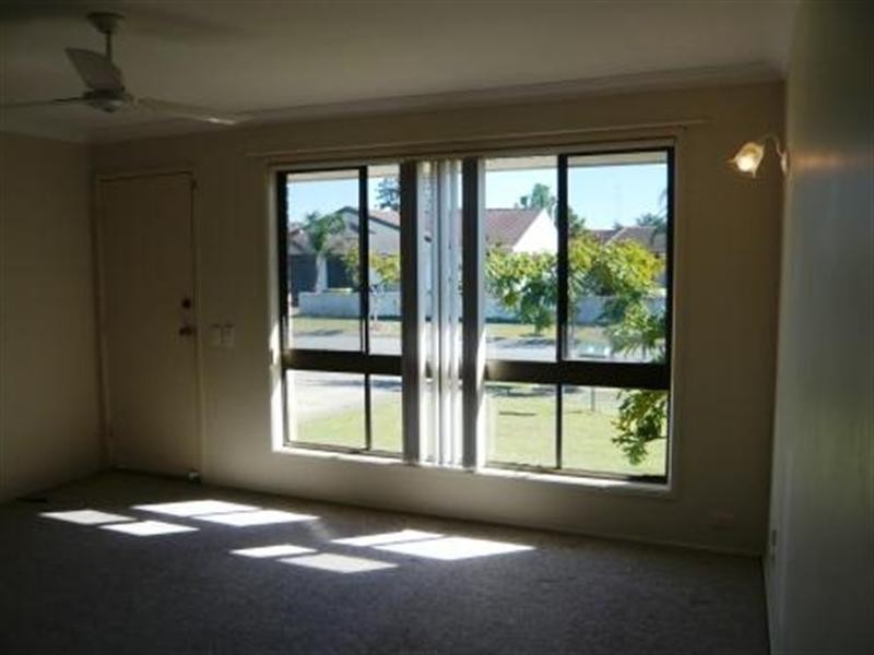 1/8 Peacock Place, Burleigh Waters QLD 4220