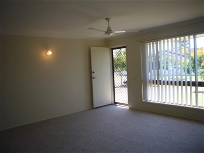 1/8 Peacock Place, Burleigh Waters QLD 4220