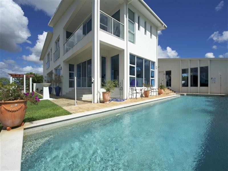 1037 Lakeview Terrace, Benowa QLD 4217