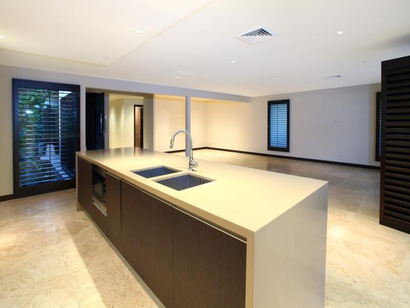 30 Remo Street, Isle Of Capri QLD 4217