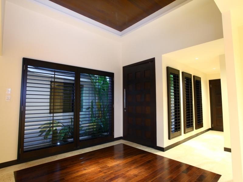 30 Remo Street, Isle Of Capri QLD 4217