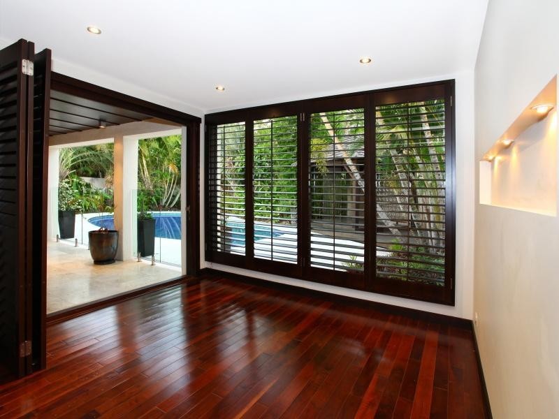 30 Remo Street, Isle Of Capri QLD 4217