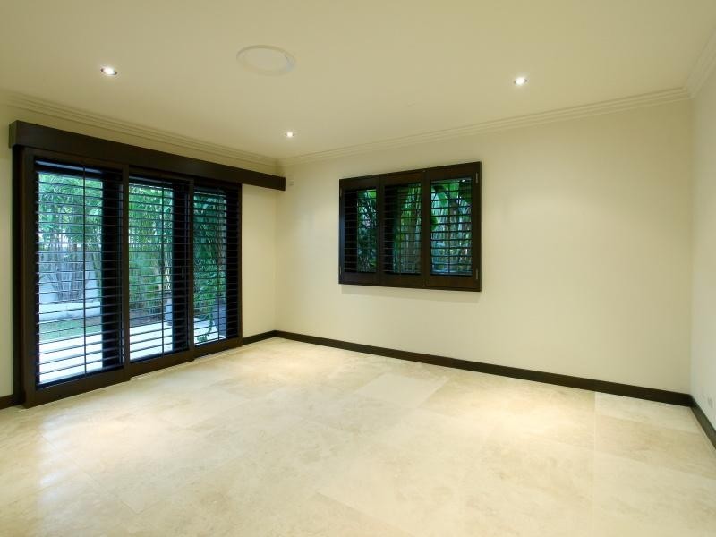 30 Remo Street, Isle Of Capri QLD 4217