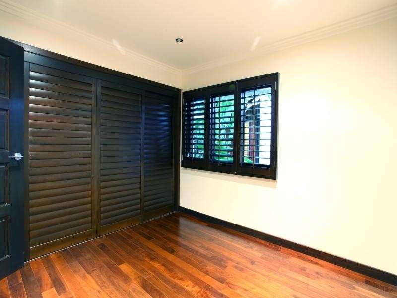 30 Remo Street, Isle Of Capri QLD 4217