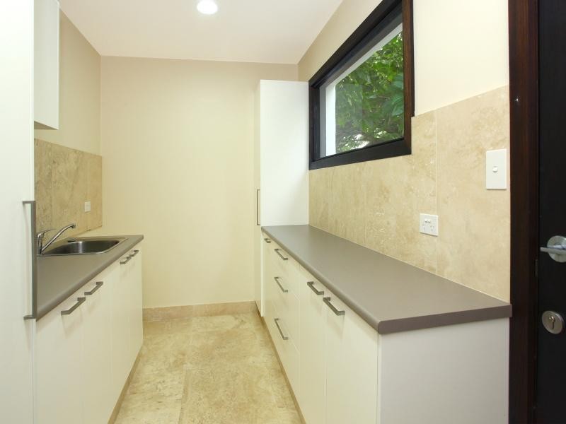 30 Remo Street, Isle Of Capri QLD 4217