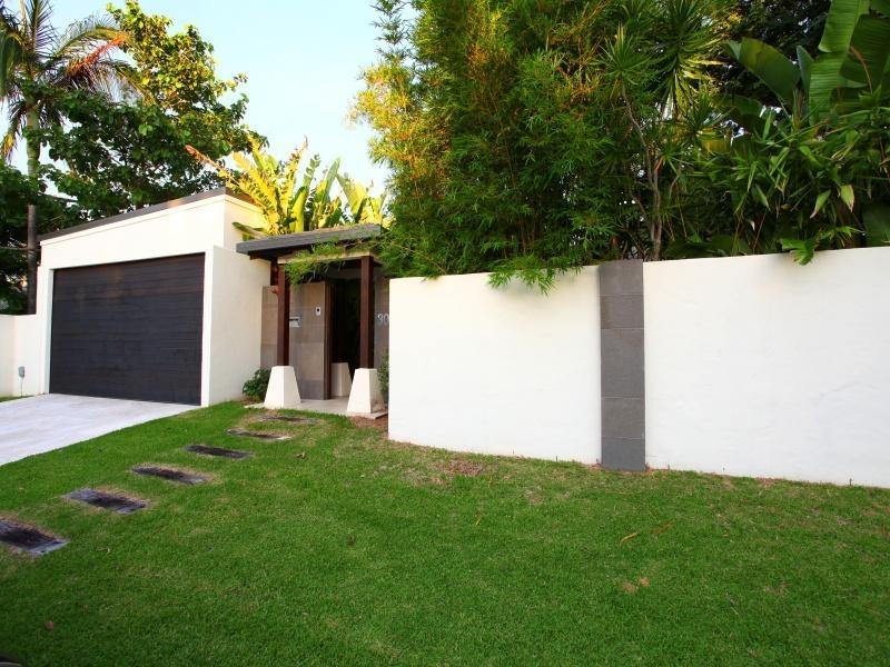 30 Remo Street, Isle Of Capri QLD 4217