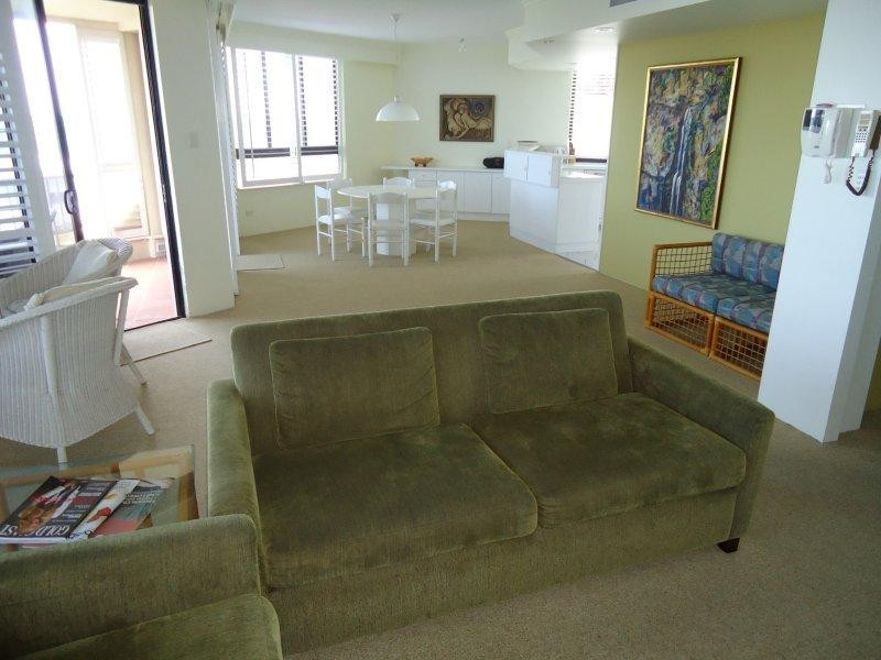 4 ‘On The Park’ 255 Hedges Avenue, Mermaid Beach QLD 4218