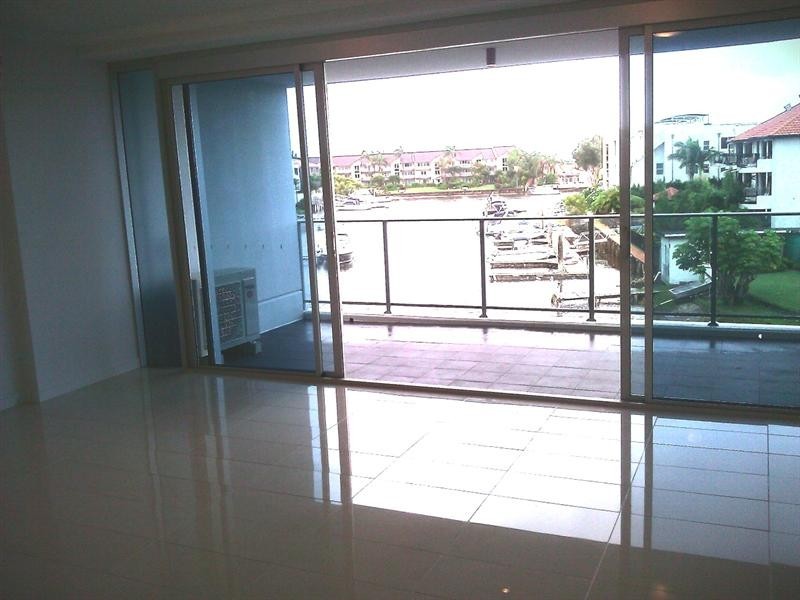 110/33-37 Madang Crescent, Runaway Bay QLD 4216