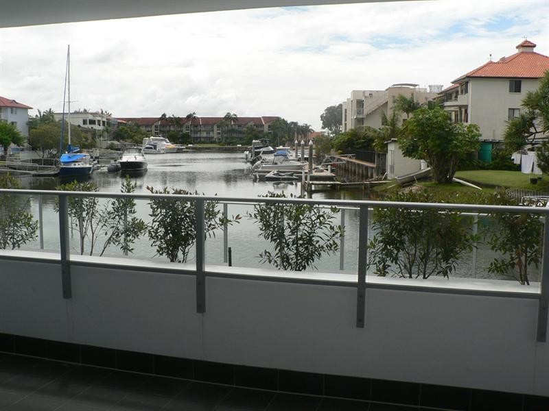 110/33-37 Madang Crescent, Runaway Bay QLD 4216