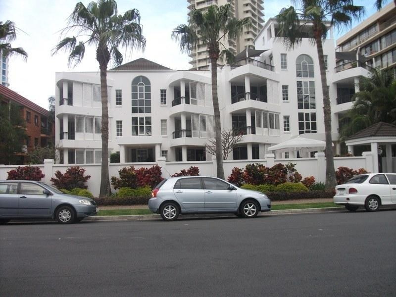 4/3 Federation Avenue, Broadbeach QLD 4218