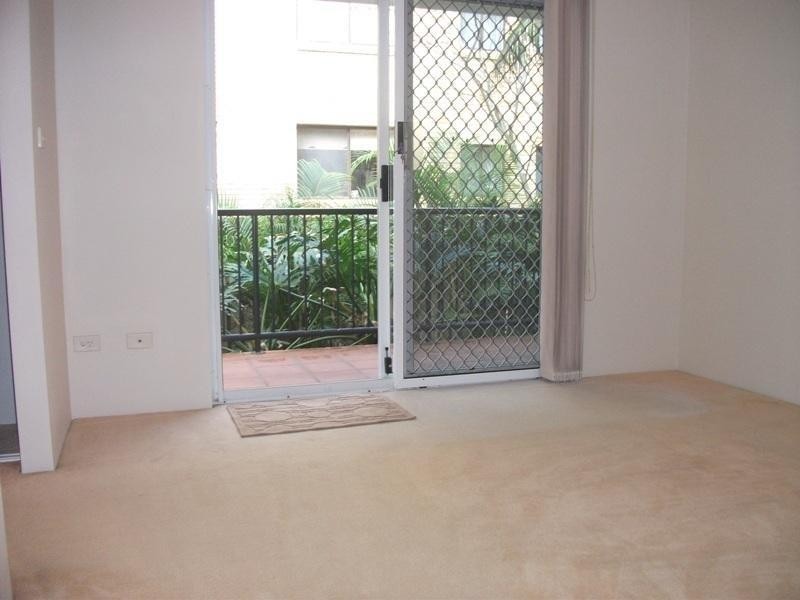 4/3 Federation Avenue, Broadbeach QLD 4218