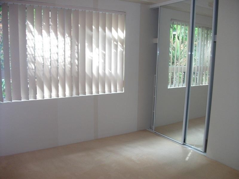 4/3 Federation Avenue, Broadbeach QLD 4218