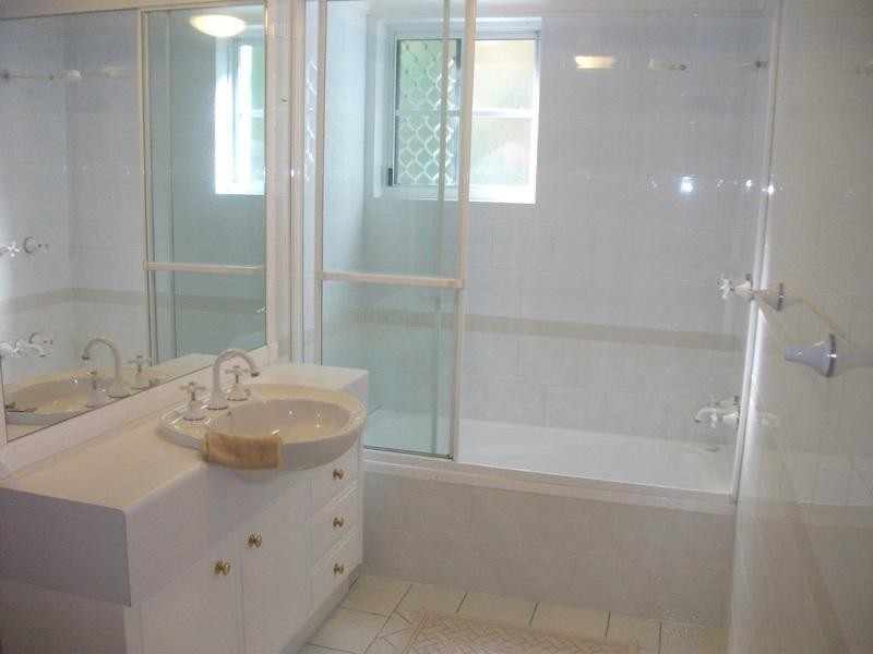 4/3 Federation Avenue, Broadbeach QLD 4218