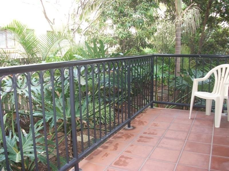 4/3 Federation Avenue, Broadbeach QLD 4218