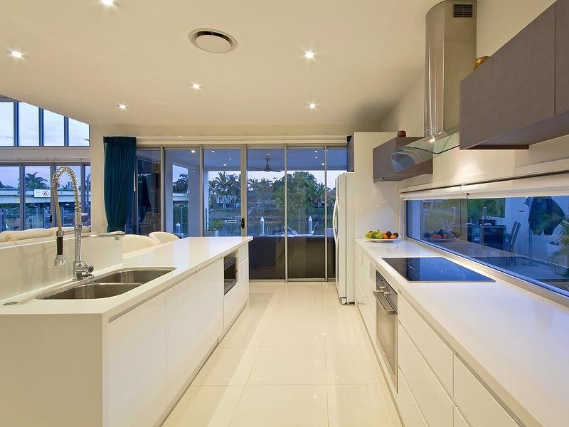 8 Binda Place, Sorrento QLD 4217