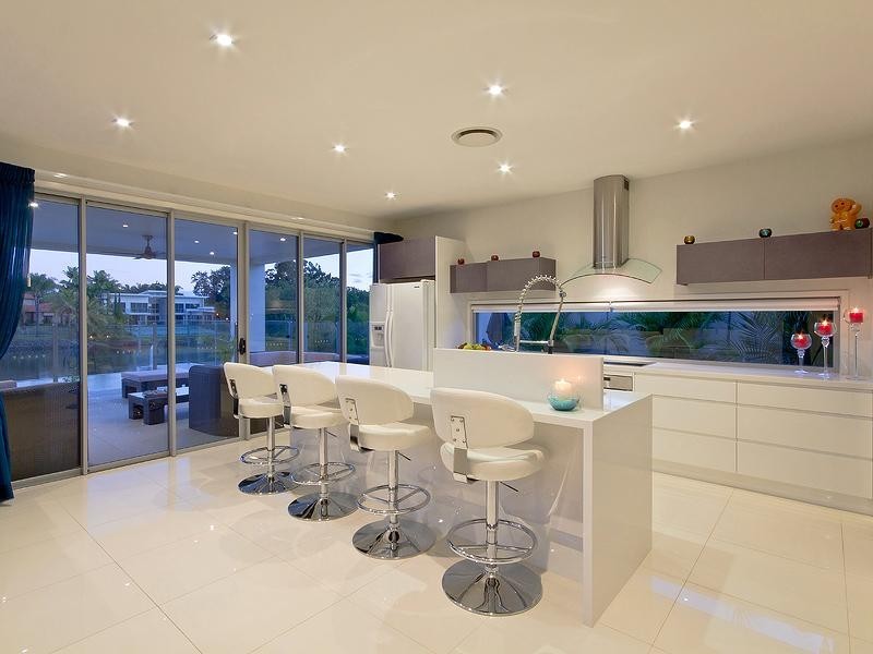 8 Binda Place, Sorrento QLD 4217