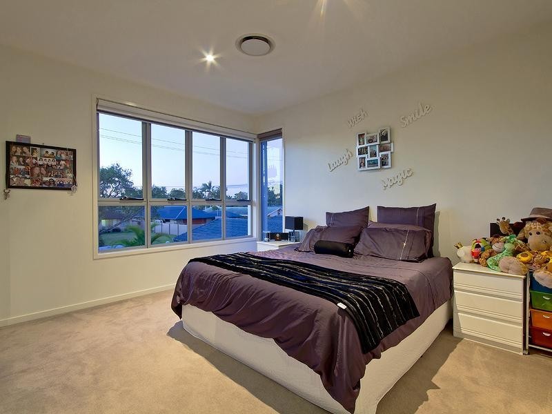 8 Binda Place, Sorrento QLD 4217