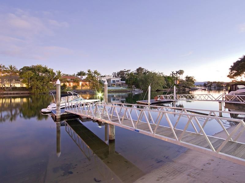 8 Binda Place, Sorrento QLD 4217