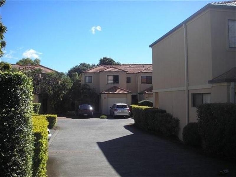 8/119 Pohlman Street, Southport QLD 4215