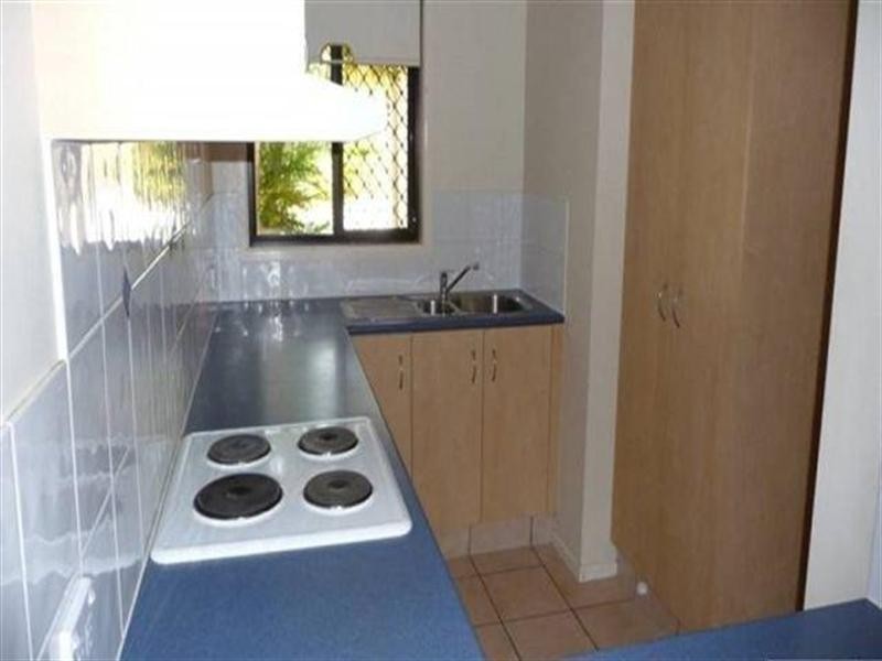 8/119 Pohlman Street, Southport QLD 4215