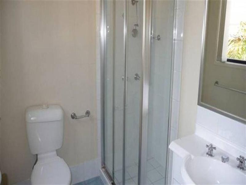 8/119 Pohlman Street, Southport QLD 4215