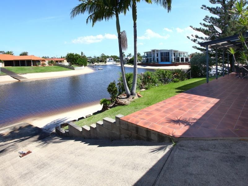 13 Beverley Crescent, Broadbeach Waters QLD 4218
