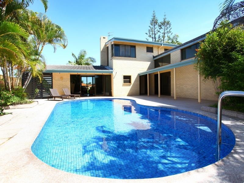 13 Beverley Crescent, Broadbeach Waters QLD 4218