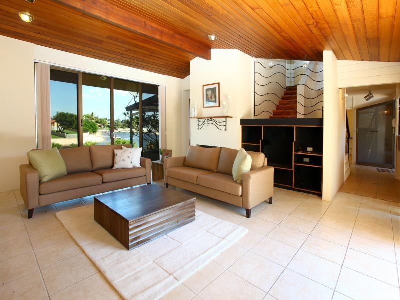 13 Beverley Crescent, Broadbeach Waters QLD 4218