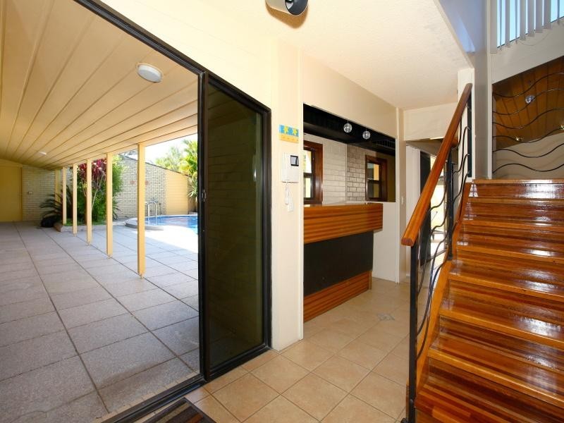 13 Beverley Crescent, Broadbeach Waters QLD 4218