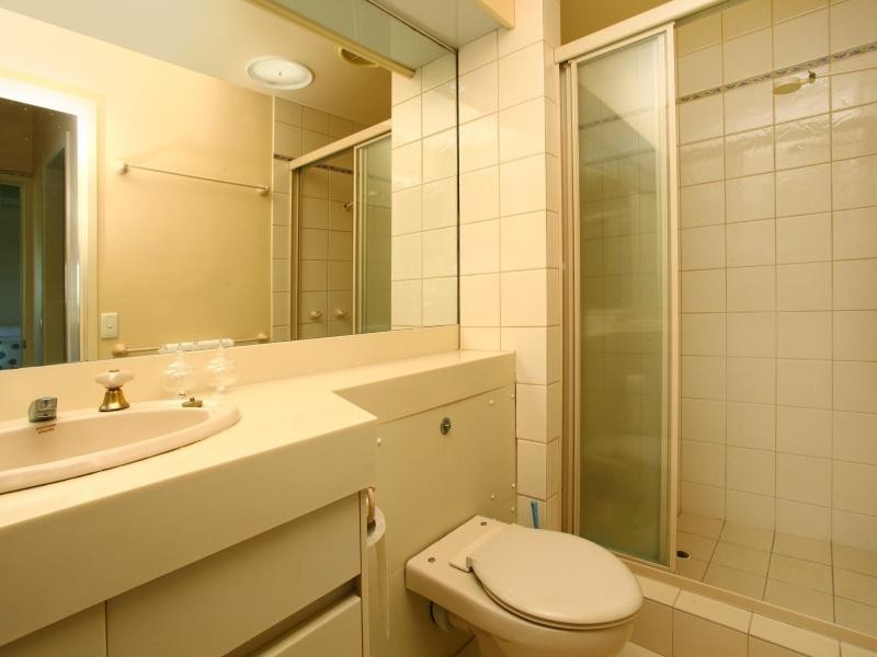 13 Beverley Crescent, Broadbeach Waters QLD 4218