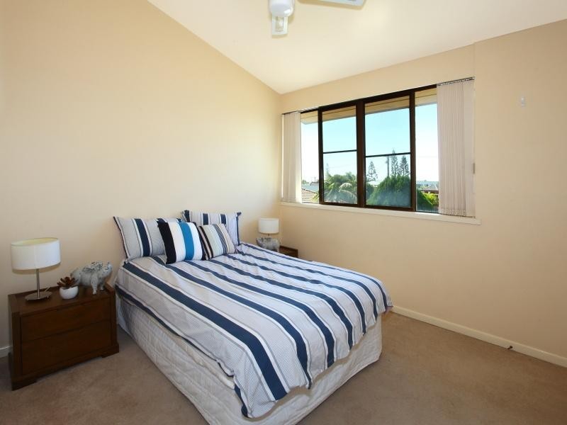 13 Beverley Crescent, Broadbeach Waters QLD 4218