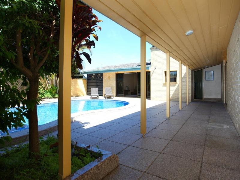 13 Beverley Crescent, Broadbeach Waters QLD 4218