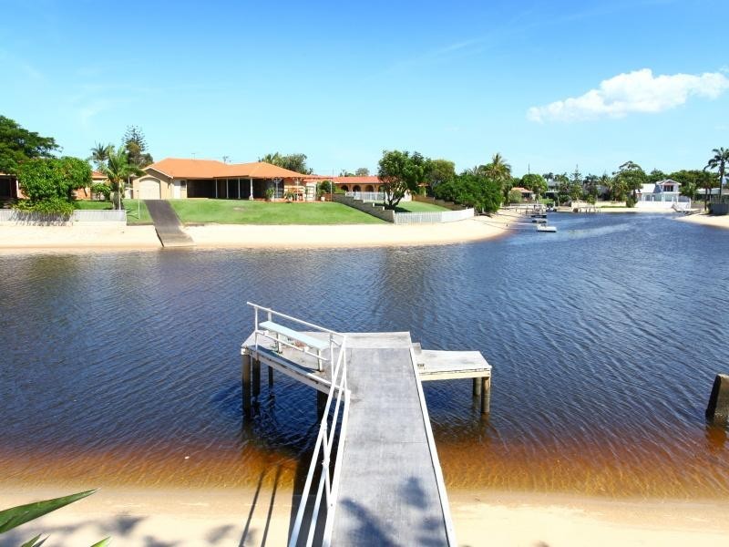 13 Beverley Crescent, Broadbeach Waters QLD 4218