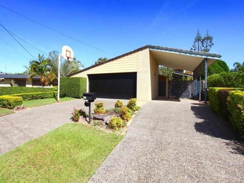 13 Beverley Crescent, Broadbeach Waters QLD 4218