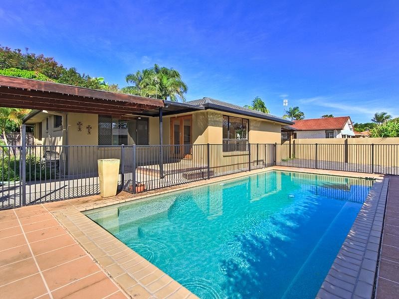 39 Sovereign Drive, Mermaid Waters QLD 4218