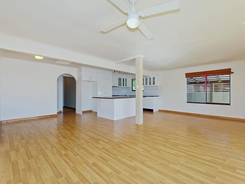 39 Sovereign Drive, Mermaid Waters QLD 4218