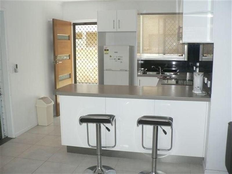 1/11 Rosewood Avenue, Broadbeach QLD 4218